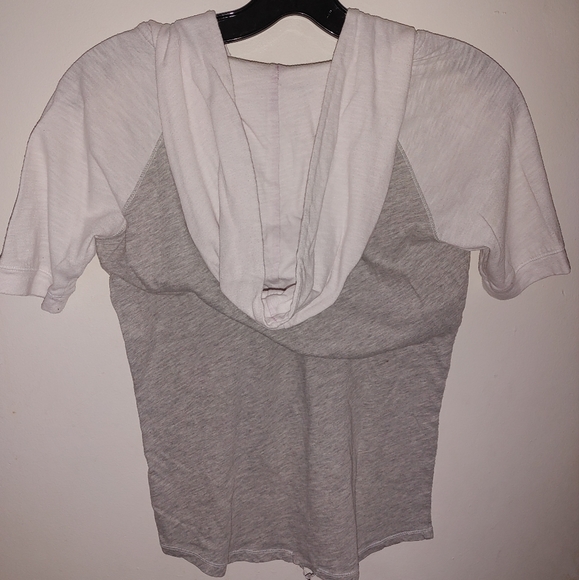 Girls size large Aeropostale pullover short sleeve hooded shirt pre-owned - Picture 4 of 4